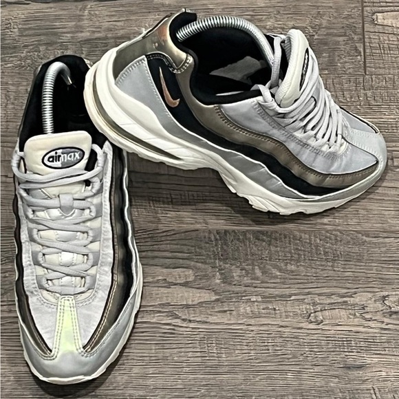 NIKE AIR MAX 95 BIG KIDS [SIZE 7Y/WOMENS 8.5] PLATINUM/RED BRONZE [AJ1899-001] - Picture 13 of 16